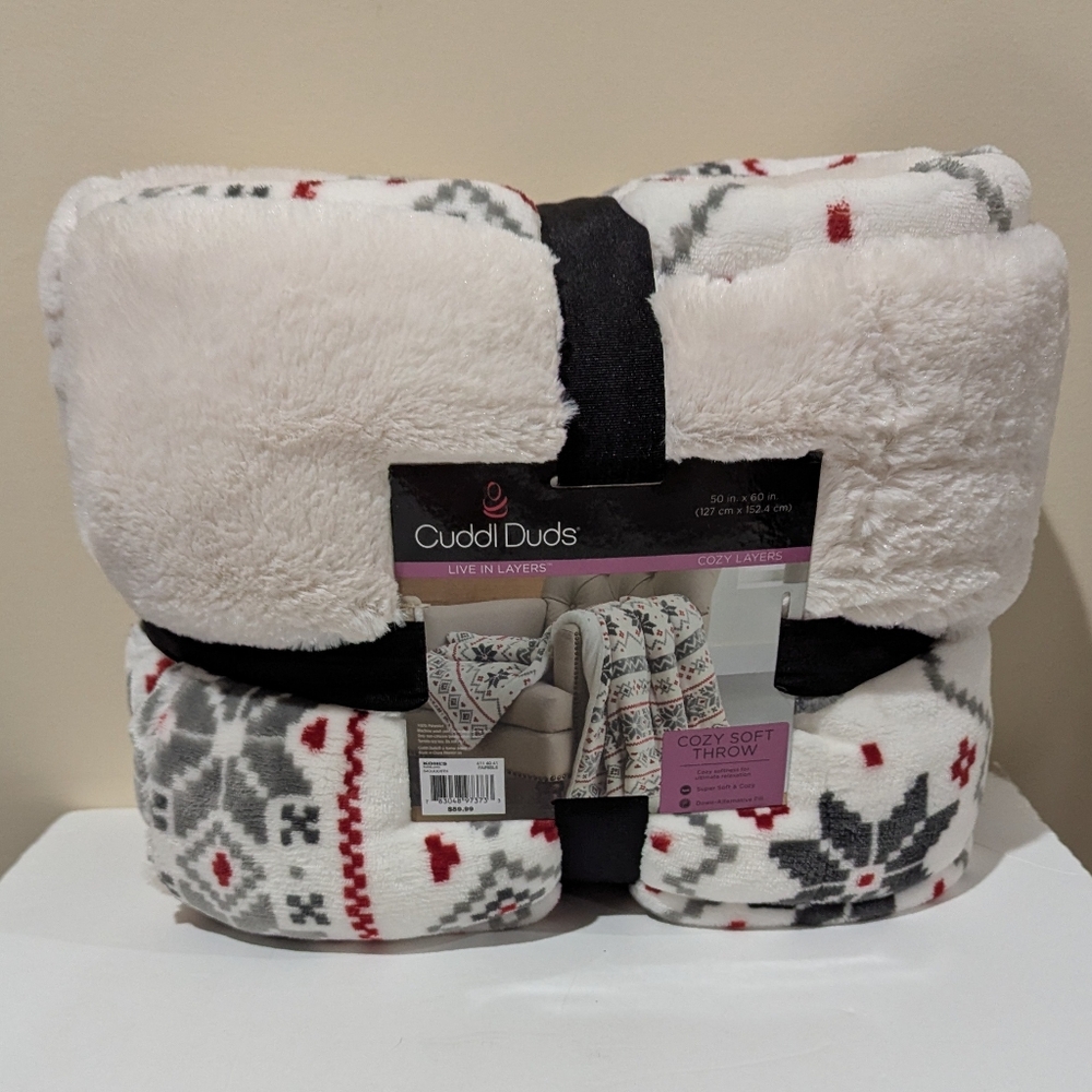 NEW Cuddl Duds Plush Throw Blanket in Black, Gray, White and Red. Size 50"x60"